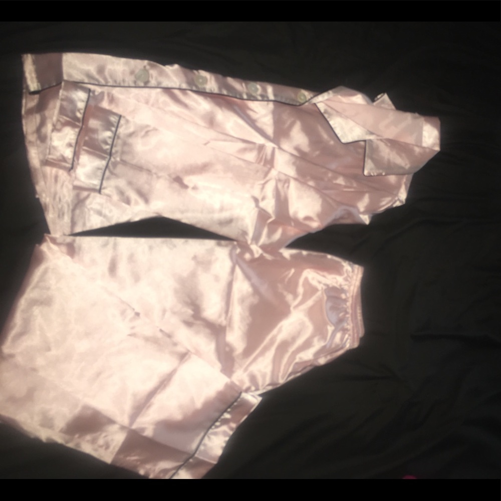 Silky Pyjama set in light pink